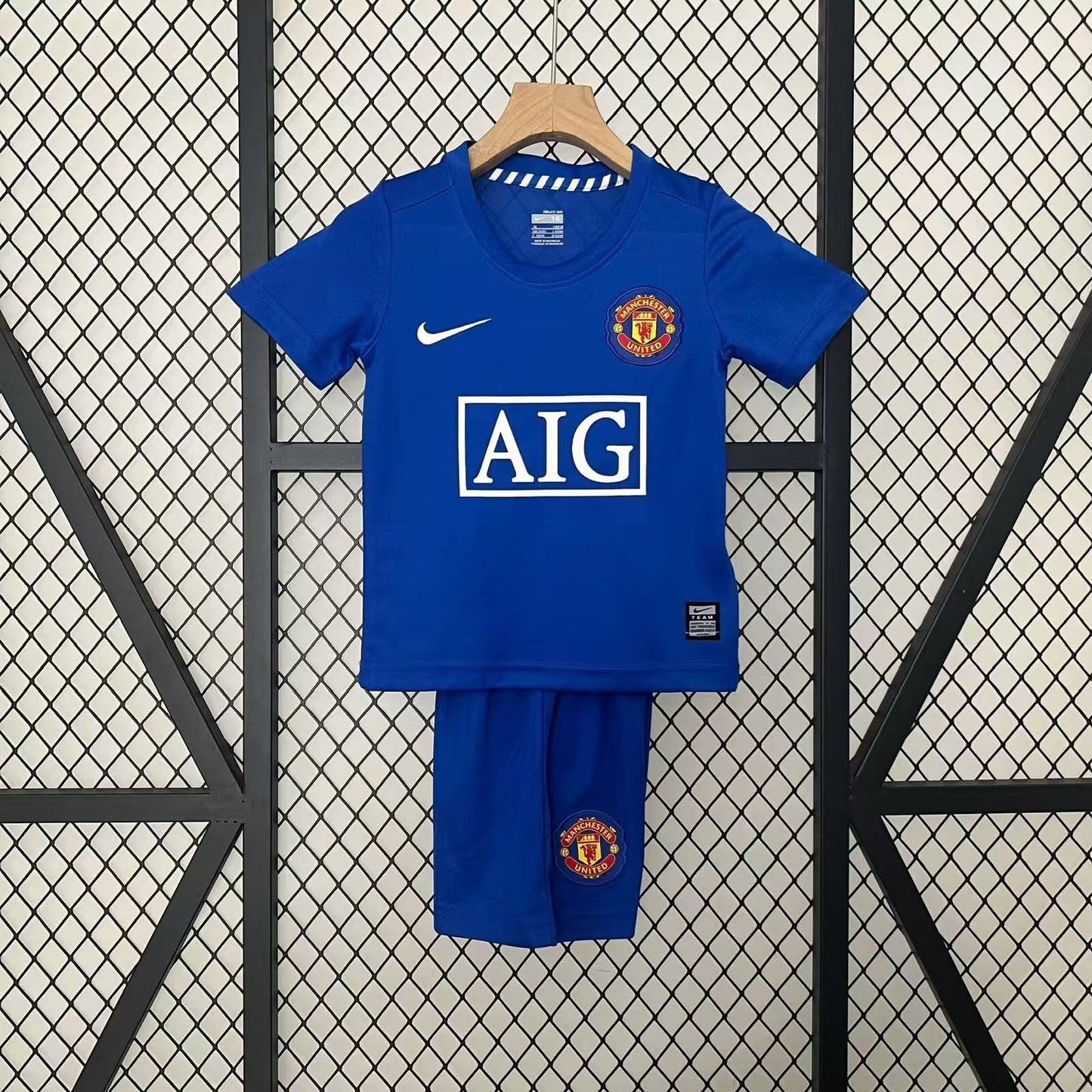 Manchester United 2008-09 Third Kids Kit - Retro